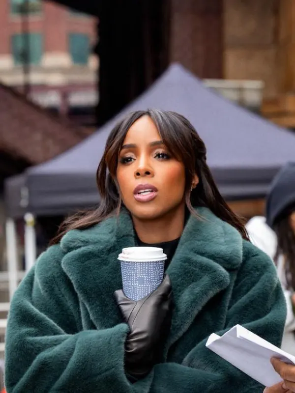 Mea Culpa 2024 Kelly Rowland Green Coat Where Fashion Dreams Come True