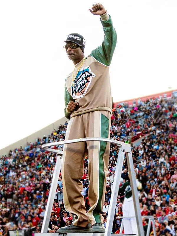 Arizona Bowl Halftime Show Snoop Dogg Tracksuit